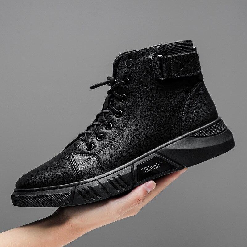 Botines de Piel Negros para Hombre con Cierre y Correa