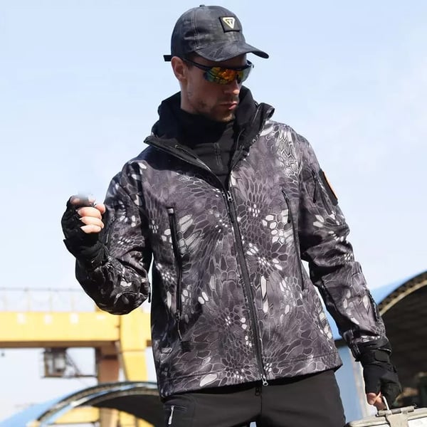 Chamarra Softshell para Hombre Resistente al Agua con Capucha