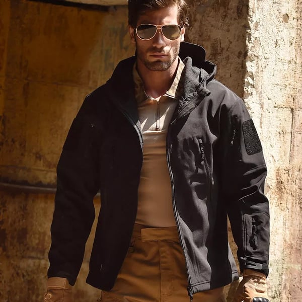 Chamarra Softshell para Hombre Resistente al Agua con Capucha