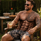 Playera con Estampado de Músculos y Tatuajes para Hombre